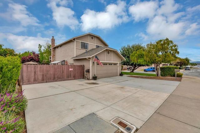 1951 Calistoga Drive, Hollister, CA 95023