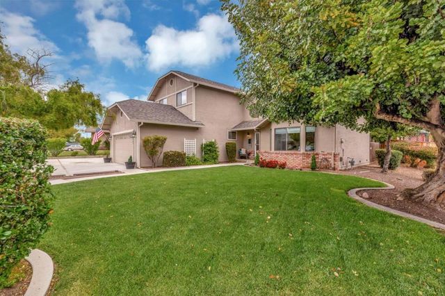 1951 Calistoga Drive, Hollister, CA 95023