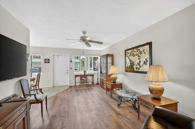 3240 Lake Osborne Drive Apt 104, Lake Worth Beach, FL 33461