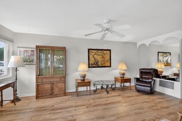 3240 Lake Osborne Drive Apt 104, Lake Worth Beach, FL 33461