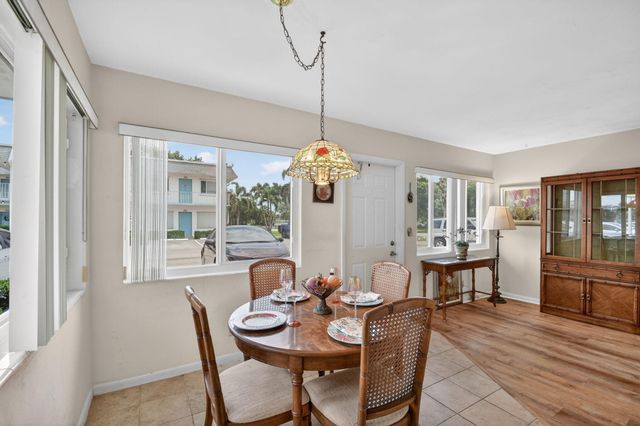 3240 Lake Osborne Drive Apt 104, Lake Worth Beach, FL 33461