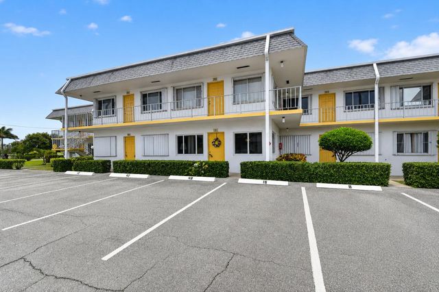 3240 Lake Osborne Drive Apt 104, Lake Worth Beach, FL 33461