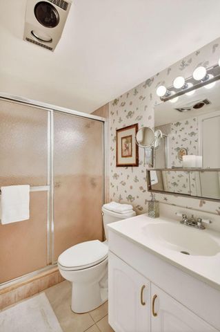 3240 Lake Osborne Drive Apt 104, Lake Worth Beach, FL 33461