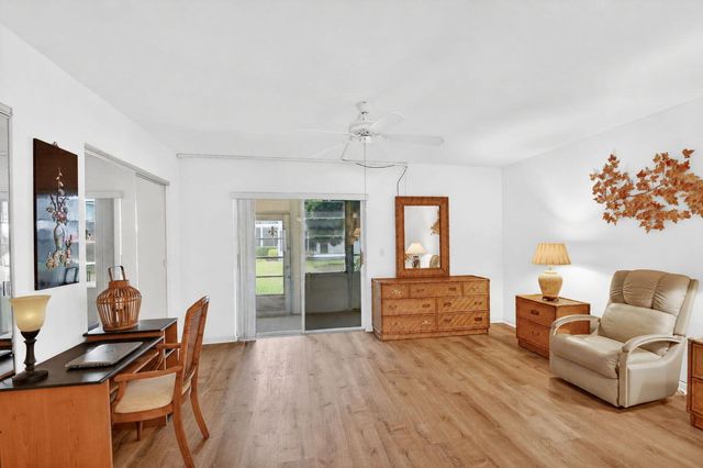 3240 Lake Osborne Drive Apt 104, Lake Worth Beach, FL 33461