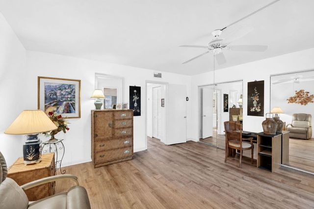 3240 Lake Osborne Drive Apt 104, Lake Worth Beach, FL 33461