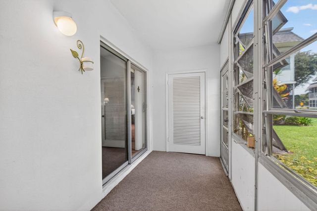 3240 Lake Osborne Drive Apt 104, Lake Worth Beach, FL 33461