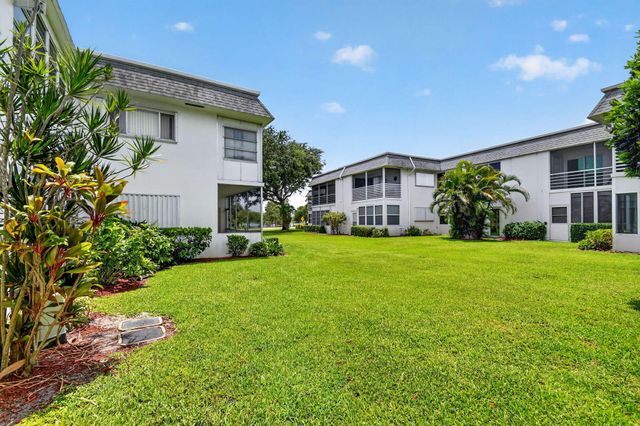 3240 Lake Osborne Drive Apt 104, Lake Worth Beach, FL 33461