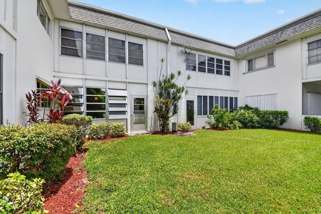 3240 Lake Osborne Drive Apt 104, Lake Worth Beach, FL 33461
