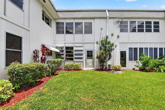 3240 Lake Osborne Drive Apt 104, Lake Worth Beach, FL 33461