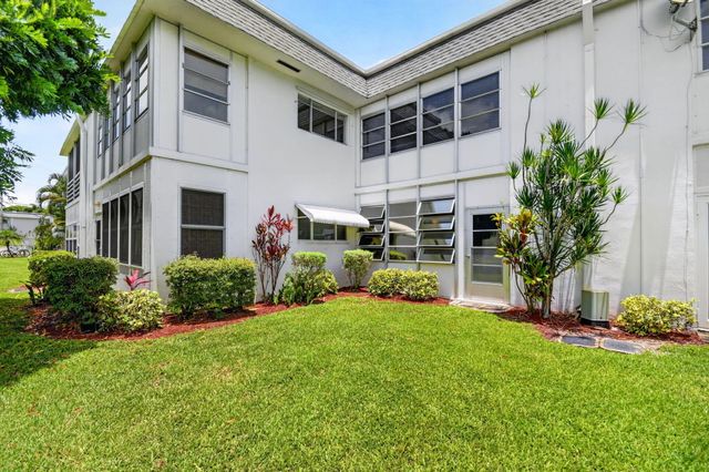 3240 Lake Osborne Drive Apt 104, Lake Worth Beach, FL 33461