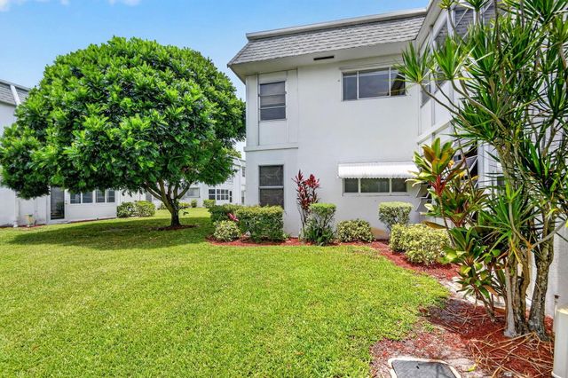 3240 Lake Osborne Drive Apt 104, Lake Worth Beach, FL 33461