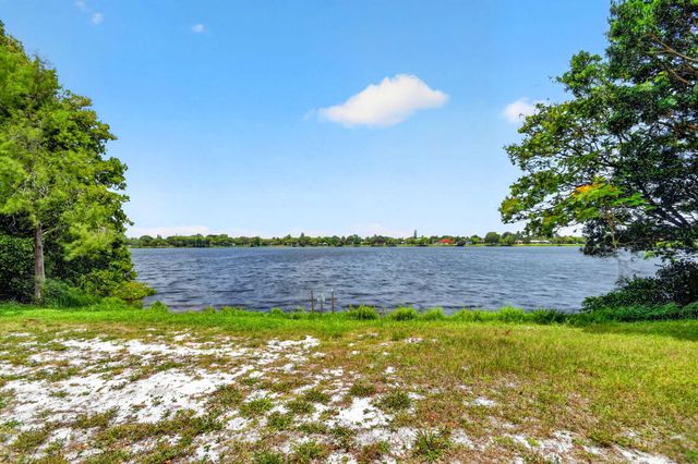 3240 Lake Osborne Drive Apt 104, Lake Worth Beach, FL 33461