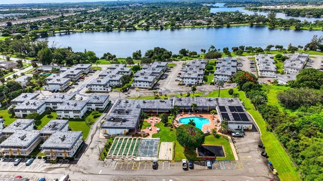 3240 Lake Osborne Drive Apt 104, Lake Worth Beach, FL 33461