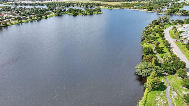 3240 Lake Osborne Drive Apt 104, Lake Worth Beach, FL 33461