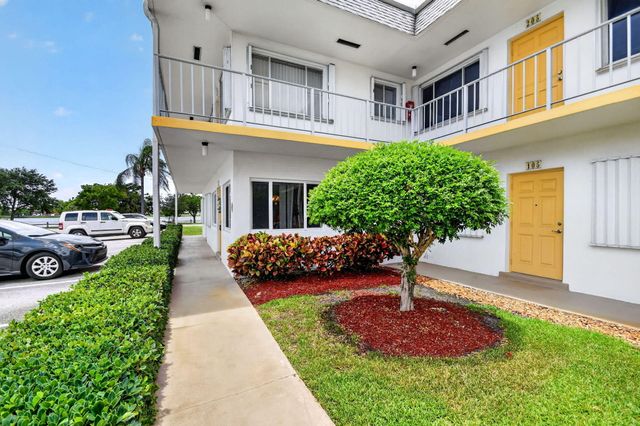 3240 Lake Osborne Drive Apt 104, Lake Worth Beach, FL 33461