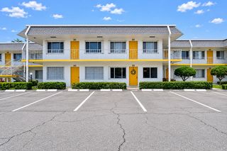 3240 Lake Osborne Drive Apt 104, Lake Worth Beach, FL 33461