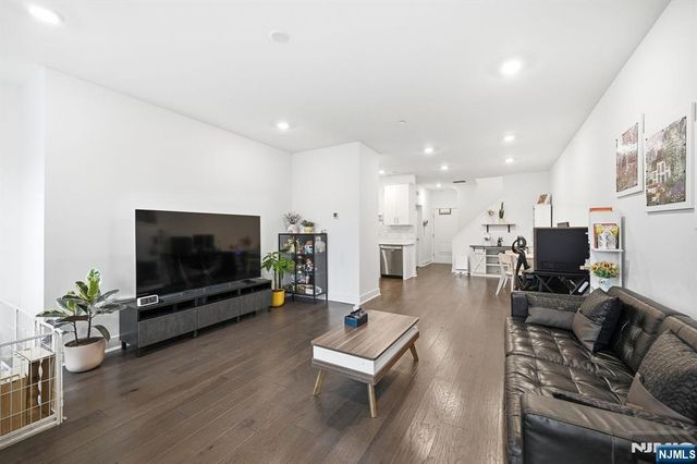 385 Main Street, Little Falls, NJ 07424