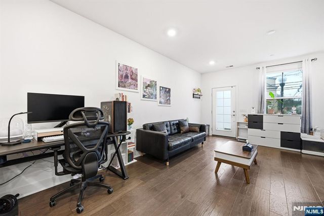 385 Main Street, Little Falls, NJ 07424