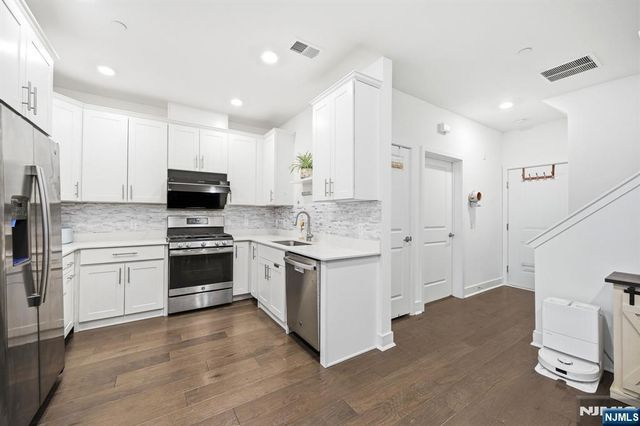 385 Main Street, Little Falls, NJ 07424