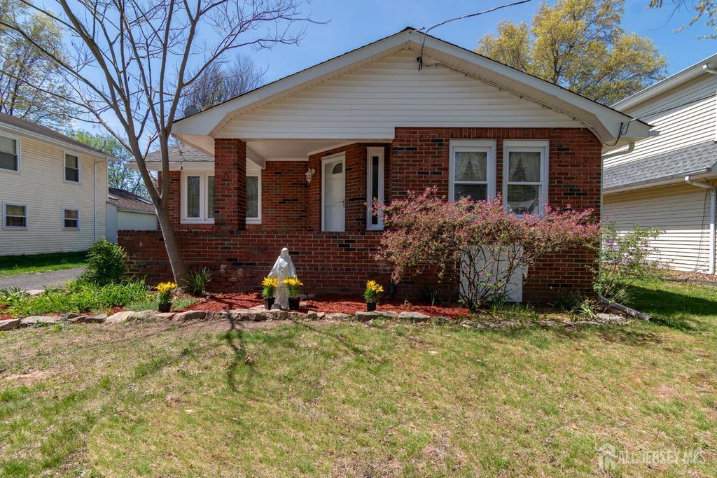 124 Chestnut Street, Bridgewater, NJ 08807