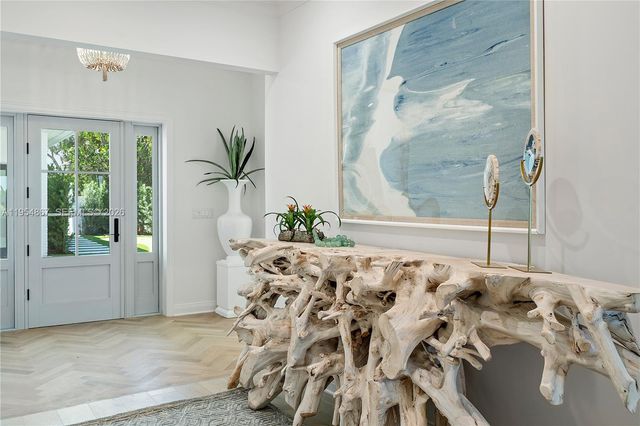 12091 SE Prestwick Ter, Tequesta, FL 33469