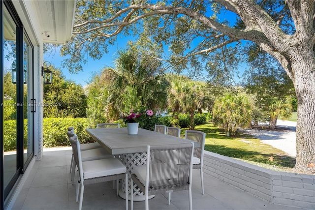 12091 SE Prestwick Ter, Tequesta, FL 33469