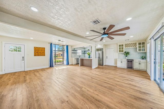 10042 Lazy Oaks Street, Houston, TX 77080
