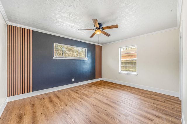 10042 Lazy Oaks Street, Houston, TX 77080