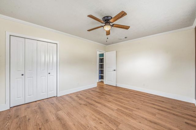 10042 Lazy Oaks Street, Houston, TX 77080