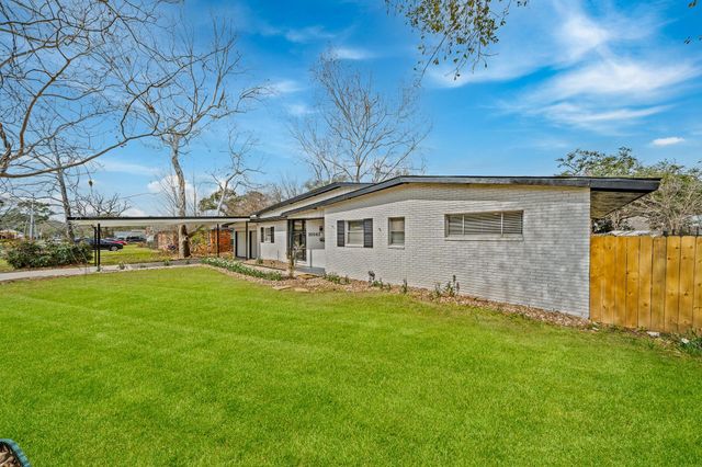 10042 Lazy Oaks Street, Houston, TX 77080