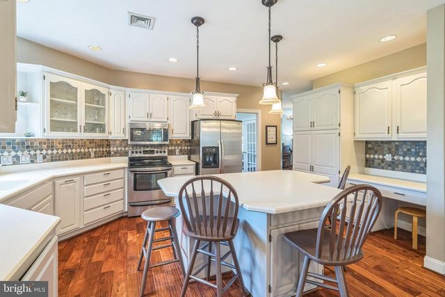 822 HIDDEN FOREST DR, Collegeville, PA 19426