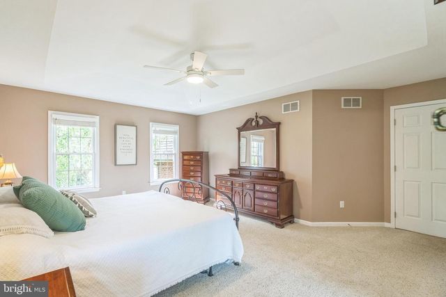 822 HIDDEN FOREST DR, Collegeville, PA 19426