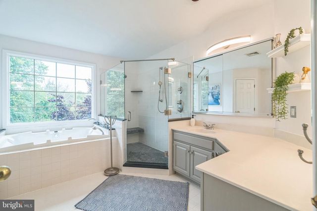 822 HIDDEN FOREST DR, Collegeville, PA 19426