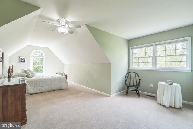 822 HIDDEN FOREST DR, Collegeville, PA 19426