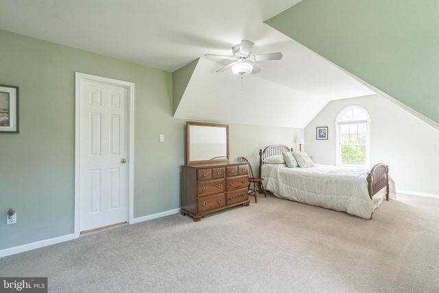 822 HIDDEN FOREST DR, Collegeville, PA 19426