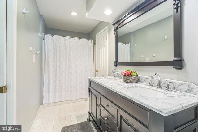 822 HIDDEN FOREST DR, Collegeville, PA 19426