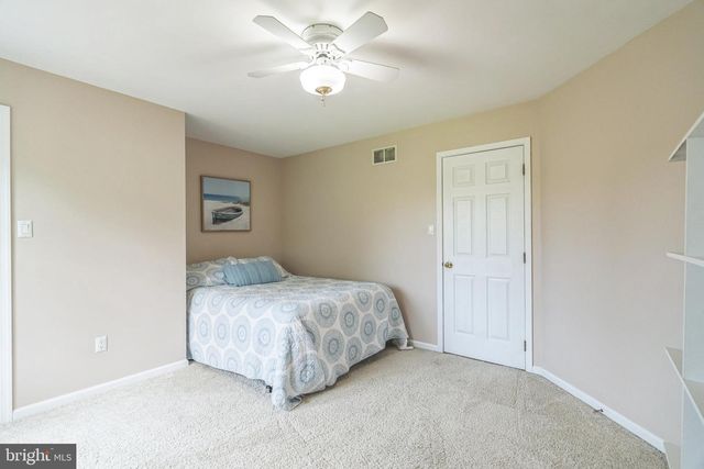 822 HIDDEN FOREST DR, Collegeville, PA 19426