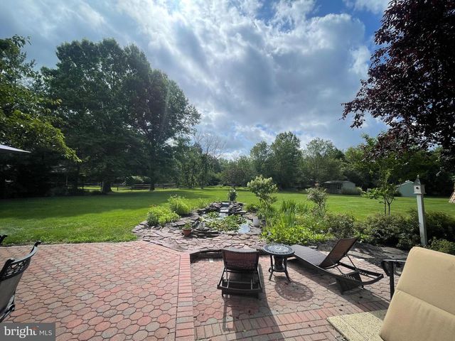 822 HIDDEN FOREST DR, Collegeville, PA 19426