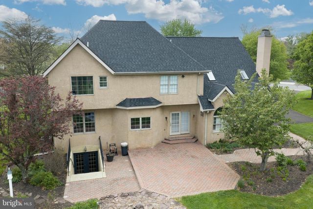 822 HIDDEN FOREST DR, Collegeville, PA 19426