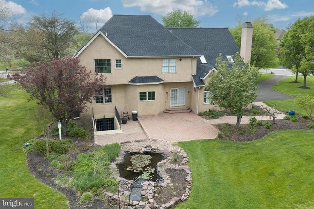 822 HIDDEN FOREST DR, Collegeville, PA 19426