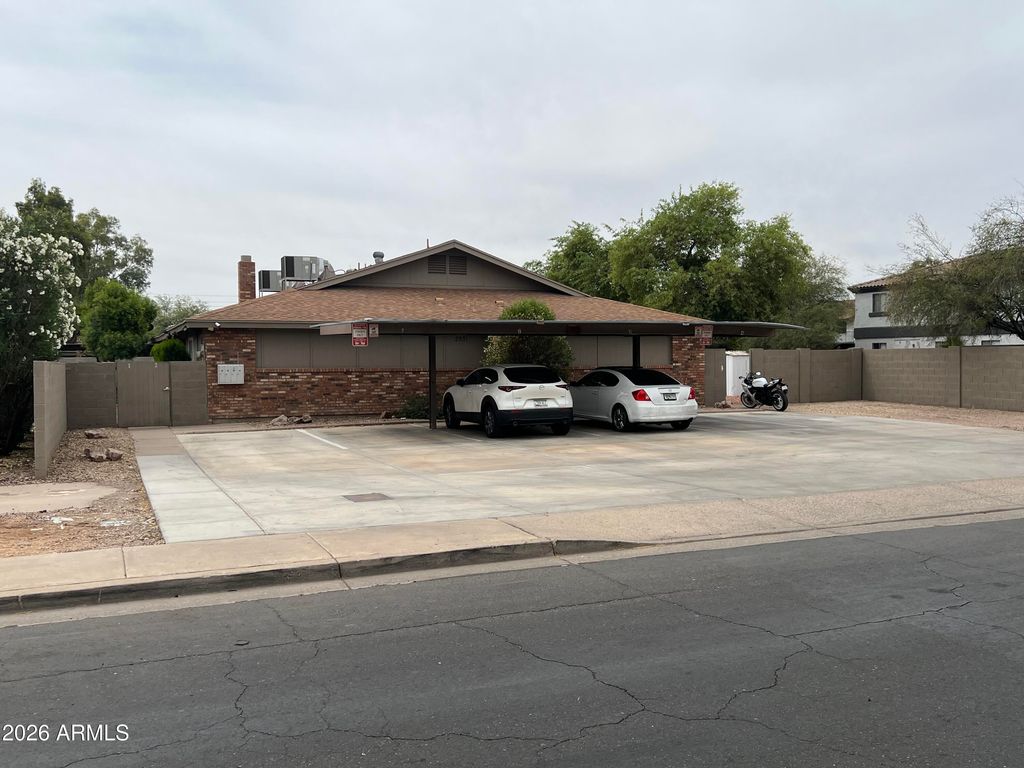 2931 E BECK Lane, Phoenix, AZ 85032 — photo 2