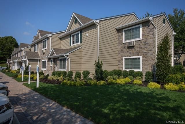2 VICTORIAN COURT Court 3, Holtsville, NY 11742