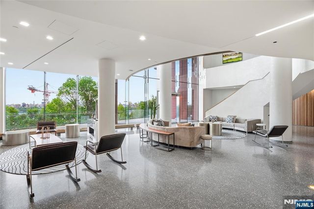 320 Adolphus Avenue 911, Cliffside Park, NJ 07010