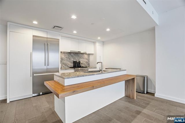 320 Adolphus Avenue 911, Cliffside Park, NJ 07010