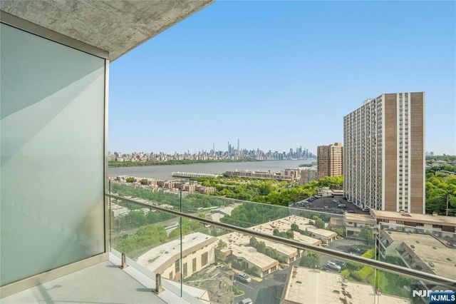 320 Adolphus Avenue 911, Cliffside Park, NJ 07010