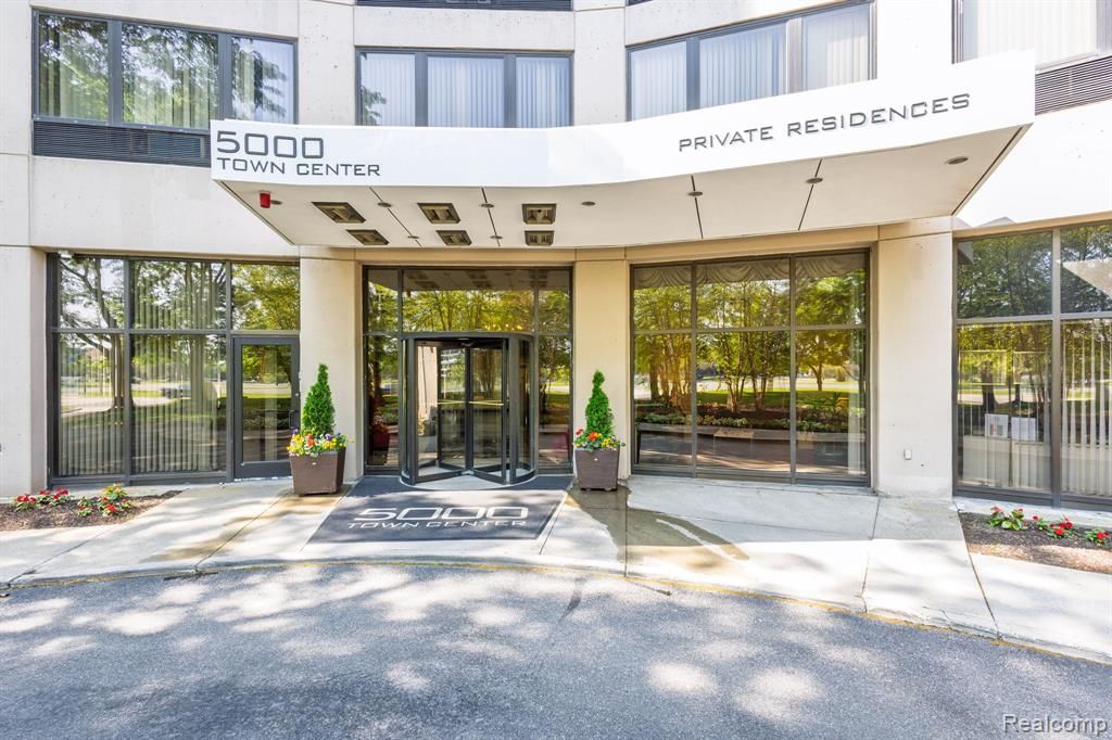 5000 Town Center 2001, Southfield, MI 48075