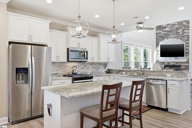 140 Double Crest Drive, Taylors, SC 29687