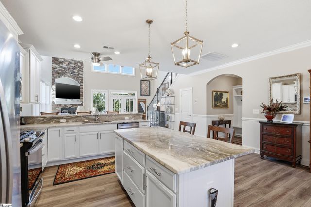 140 Double Crest Drive, Taylors, SC 29687