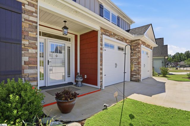 140 Double Crest Drive, Taylors, SC 29687