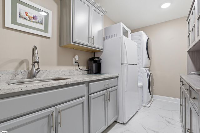 140 Double Crest Drive, Taylors, SC 29687